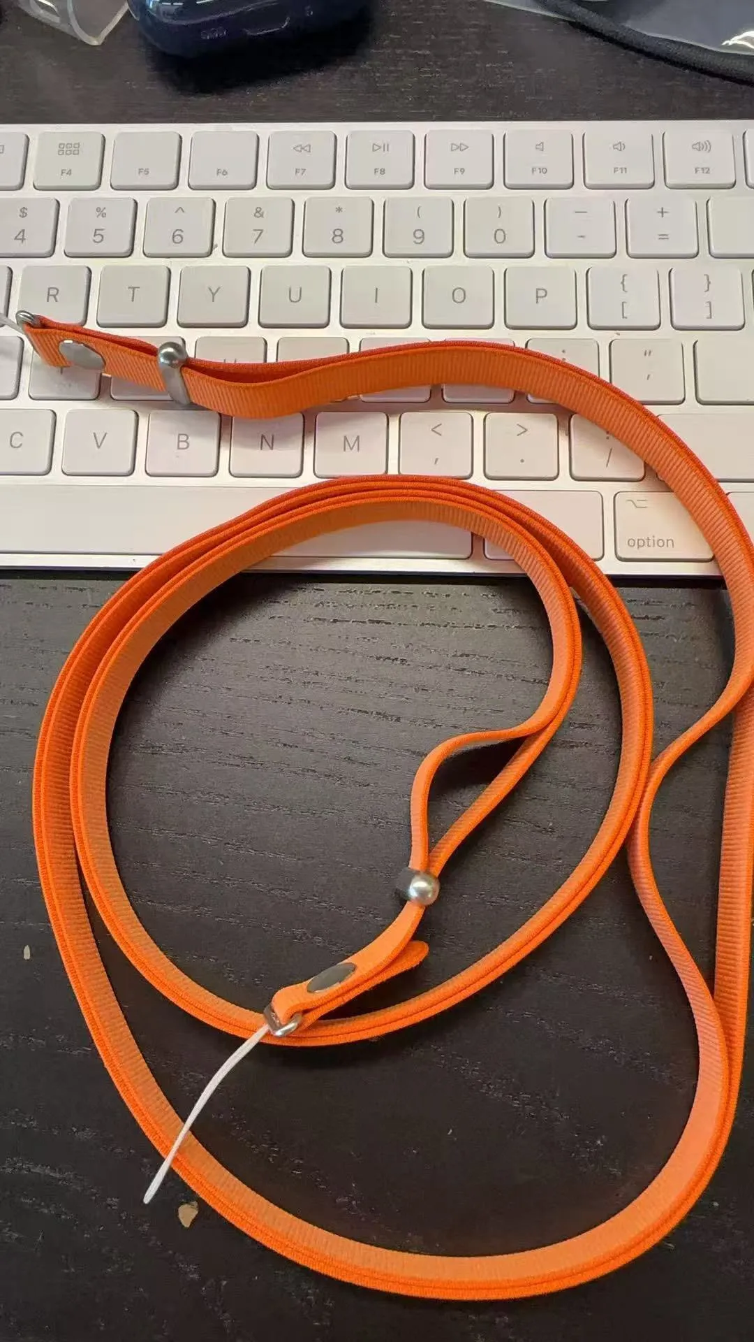 Supuestas correas o colgantes Crossbody Strap de Apple