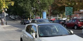 Ahora es aún peor, simplemente ampliando la imagen perdemos parte de la interfaz