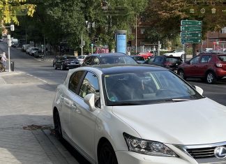 Ahora es aún peor, simplemente ampliando la imagen perdemos parte de la interfaz
