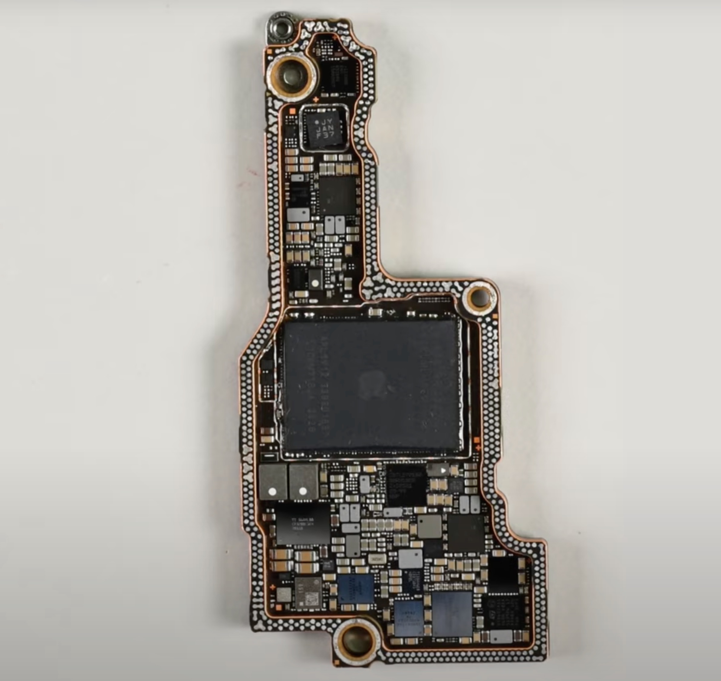 A19 Pro en un iPhone 17 Pro, versión completa del chip más rápido de smartphones del mundo a finales del año 2025
