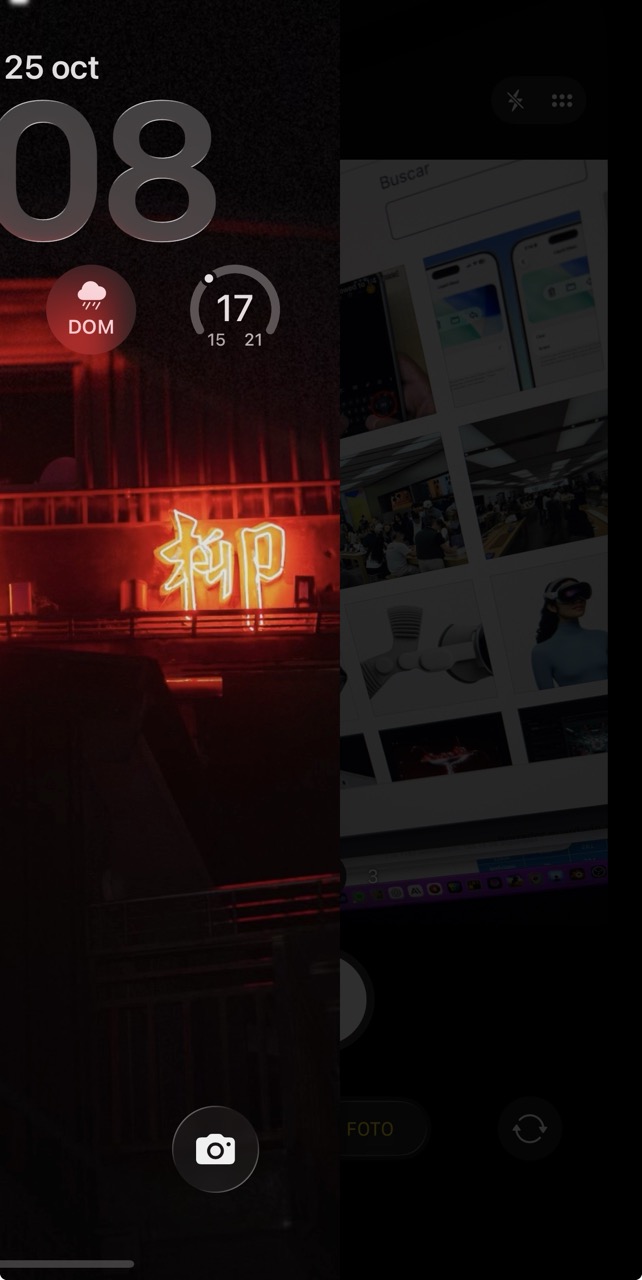 Accediendo a la App de Cámara de Apple con un barrido hacia la izquierda de la pantalla de bloqueo de iOS 26