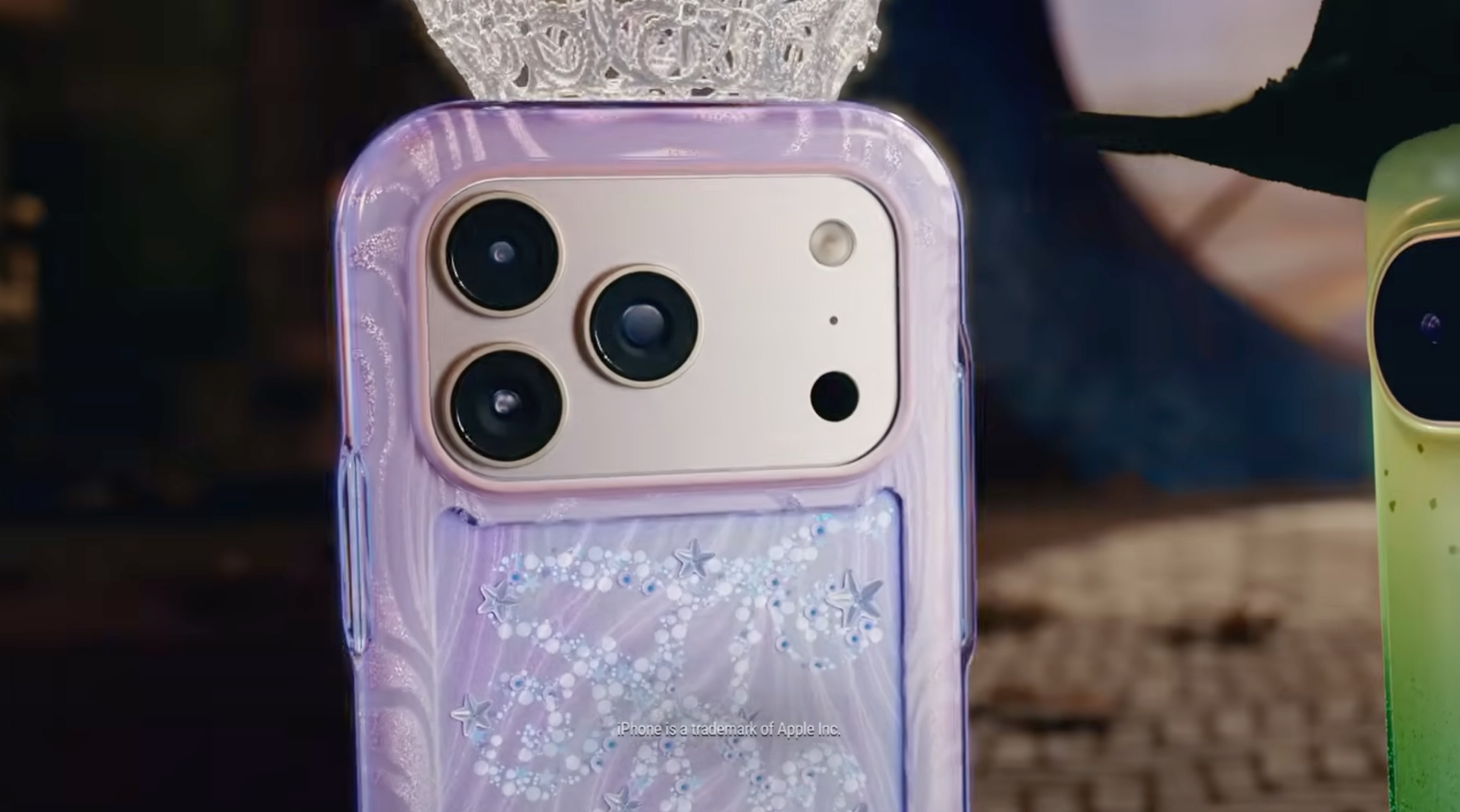 iPhone caracterizado en un anuncio de los Pixel de Google