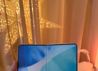 iPhone plegable impreso en una hoja de papel