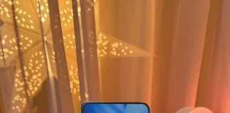 iPhone plegable impreso en una hoja de papel