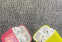 Prototipos de estuches de AirPods en rosa y amarillo