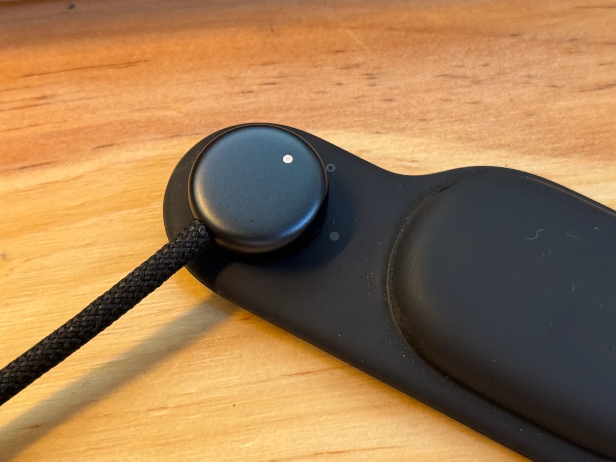 Vision Pro en negro, probablemente un prototipo que demuestra que la idea de usar otros colores se ha considerado